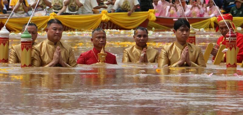 เลขเด็ดอุ้มพระดำน้ำ