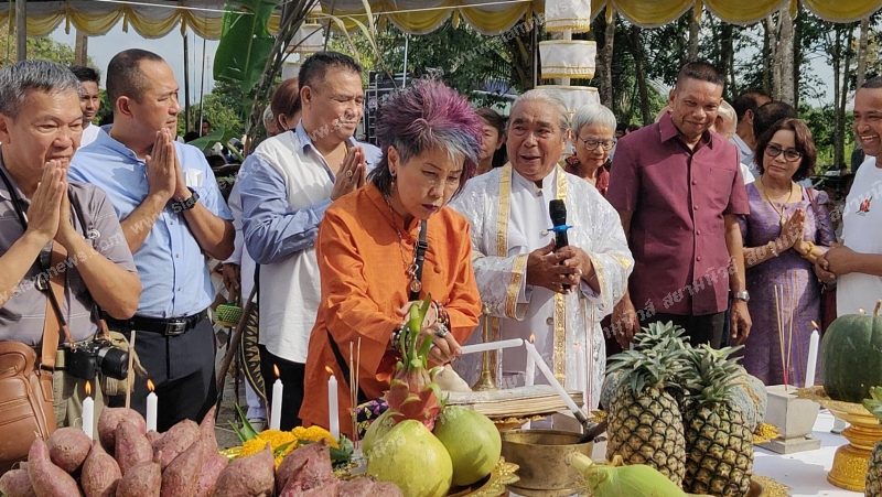 เลขเด็ดยอดผ้าป่า